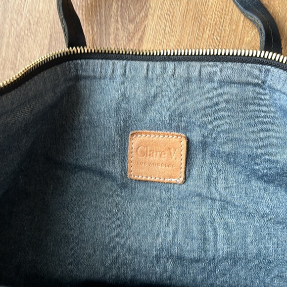 Clare Vivier medium black crocodile crossbody bag with multicolor stripe - Picture 4 of 4